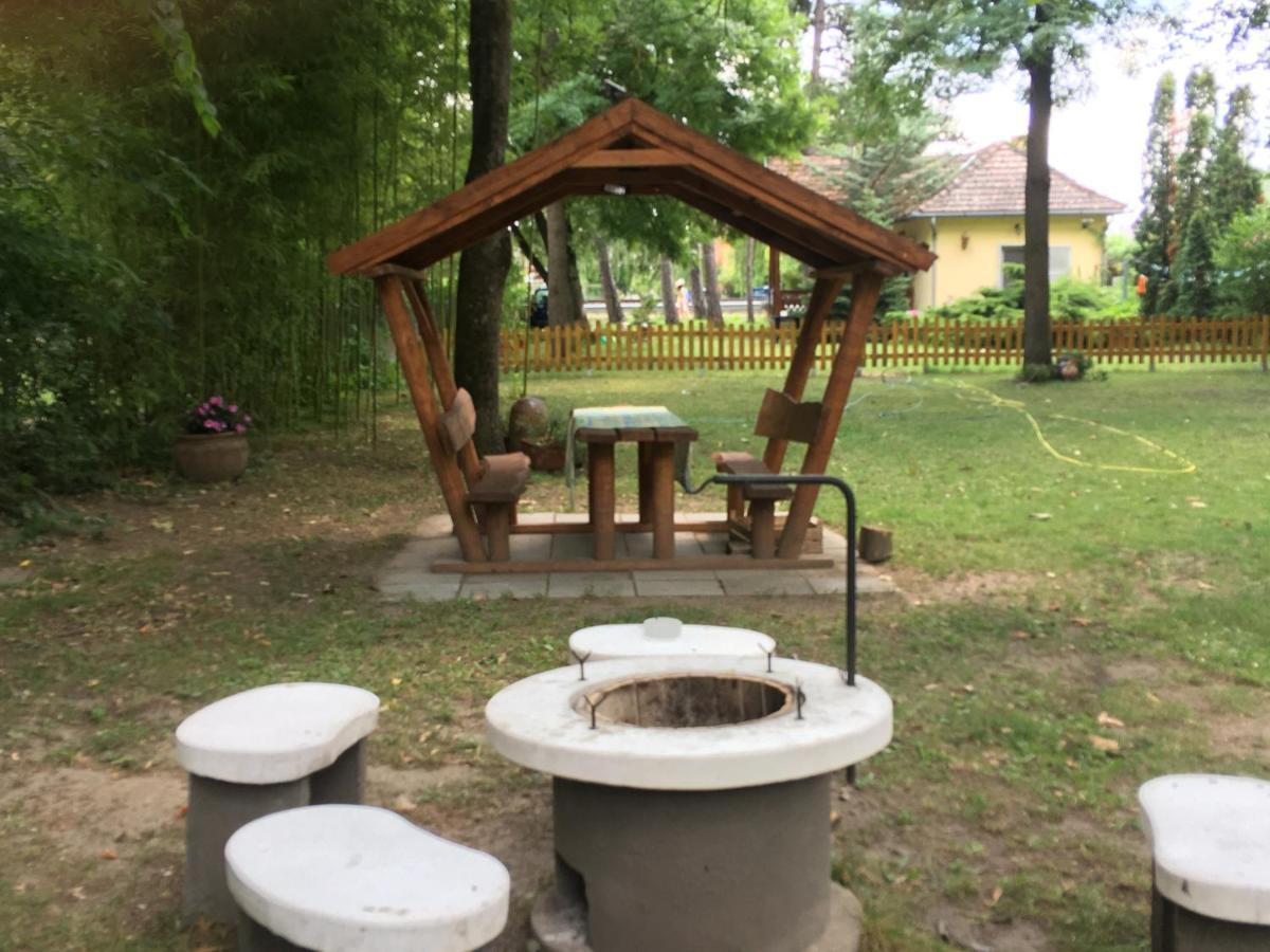 Honved Apartmanhaz Balatonlelle Exteriör bild