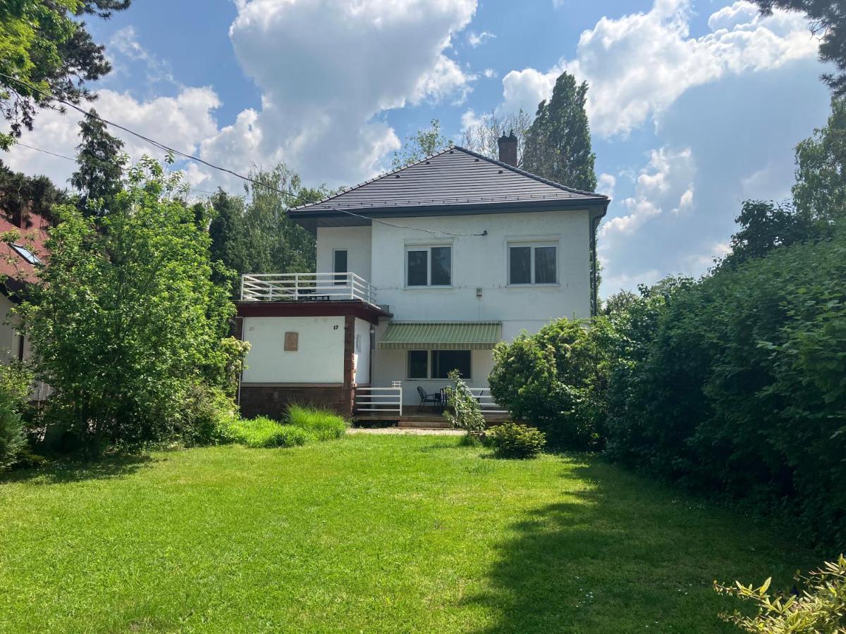Honved Apartmanhaz Balatonlelle Exteriör bild