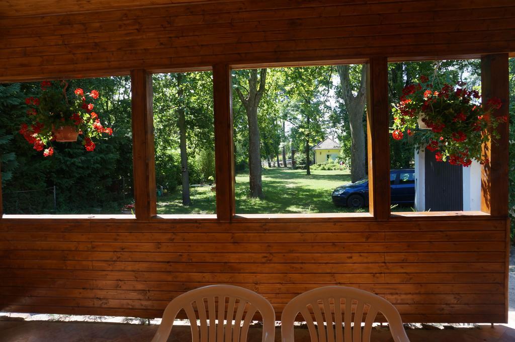 Honved Apartmanhaz Balatonlelle Exteriör bild