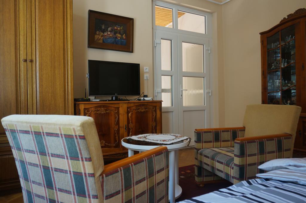 Honved Apartmanhaz Balatonlelle Exteriör bild